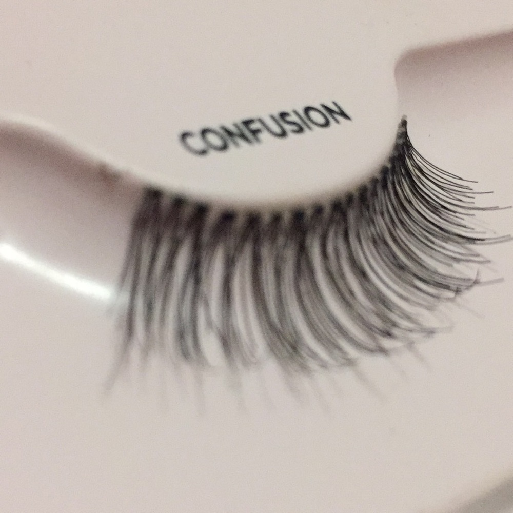 False Eylashes - Picture 2 of 3